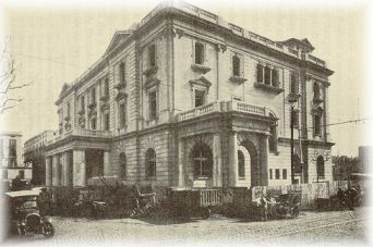 Façana de l'FNB